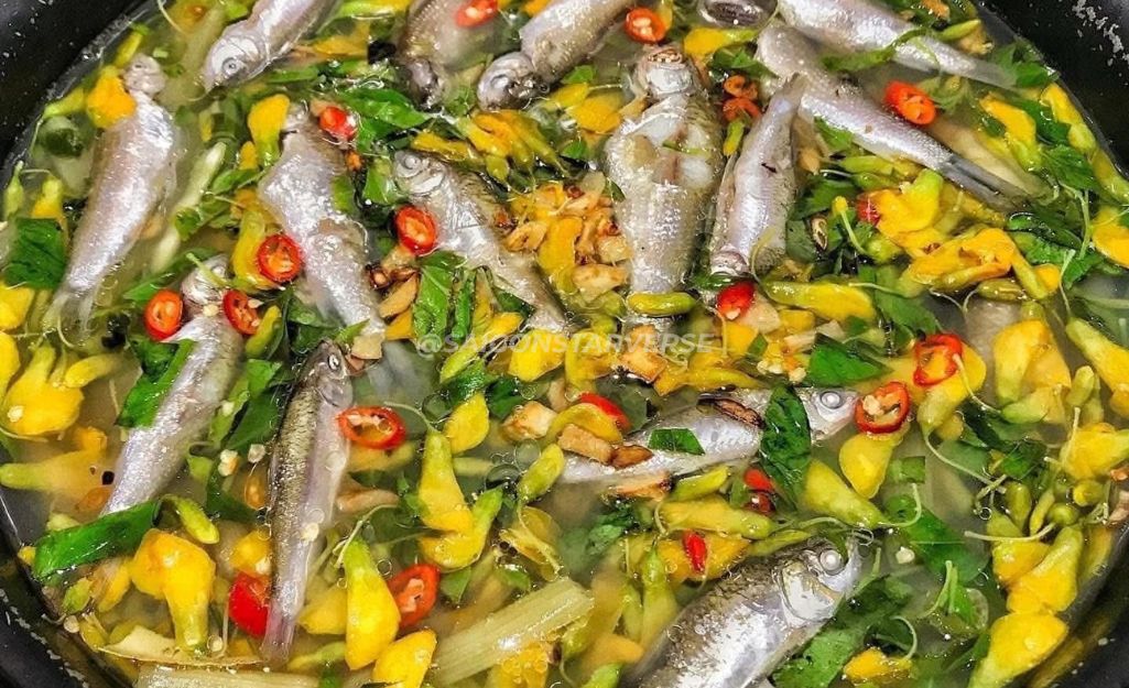 Lẩu mắm – hương vị đậm đà từ mắm cá linh, ăn kèm rau đồng