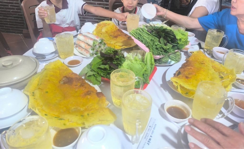 bánh xèo miền tây – tour miền tây giá rẻ