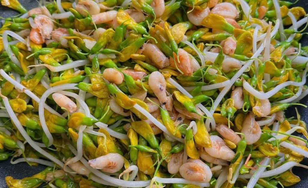 Bông điên điển xào tép – món ăn dân dã mà sang