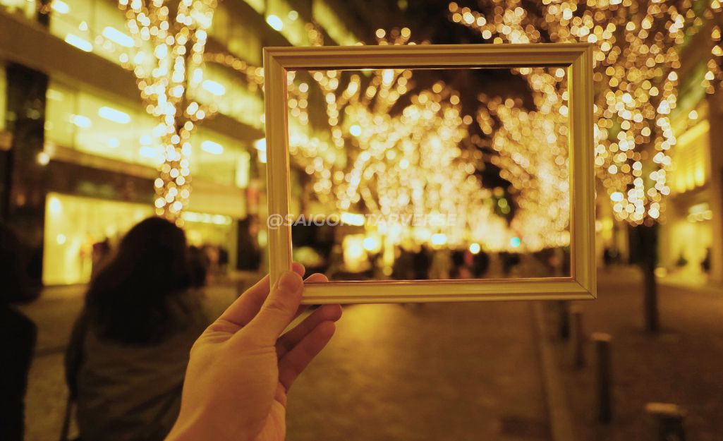 Đường phố Tokyo rực rỡ với hàng triệu ngọn đèn LED trong sự kiện lễ hội ánh sáng mùa đông.