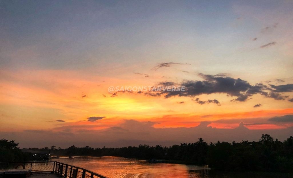 Ai thương ai mến – Hoàng hôn miền Tây yên bình, con người hiền hòa và mến khách.