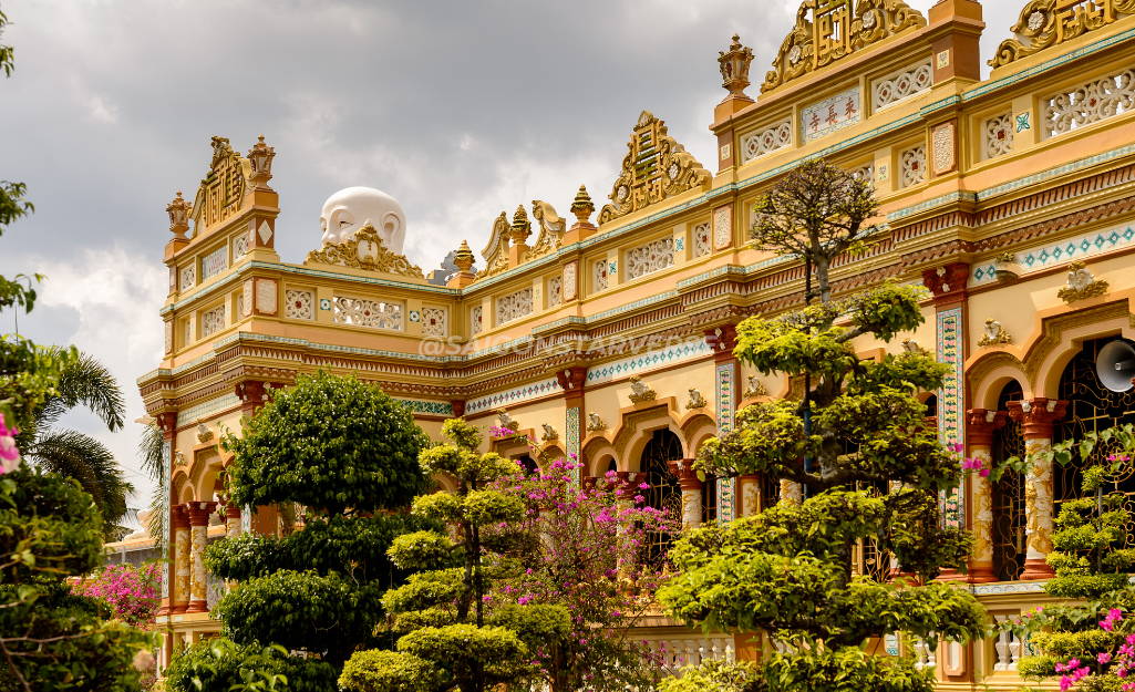 Tham quan Chùa Vĩnh Tràng – ngôi chùa cổ với kiến trúc độc đáo, tiêu biểu cho Nam Bộ.