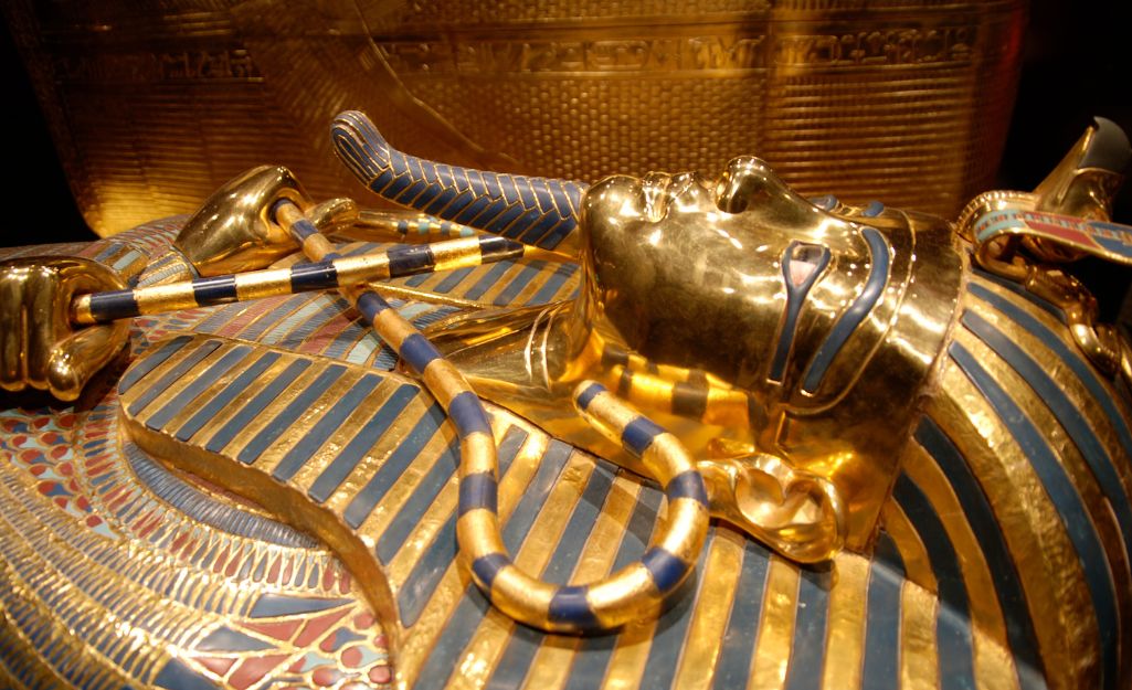 Chiêm ngưỡng mặt nạ mạ vàng Tutankhamun tại Bảo Tàng Ai Cập Lớn (GEM)