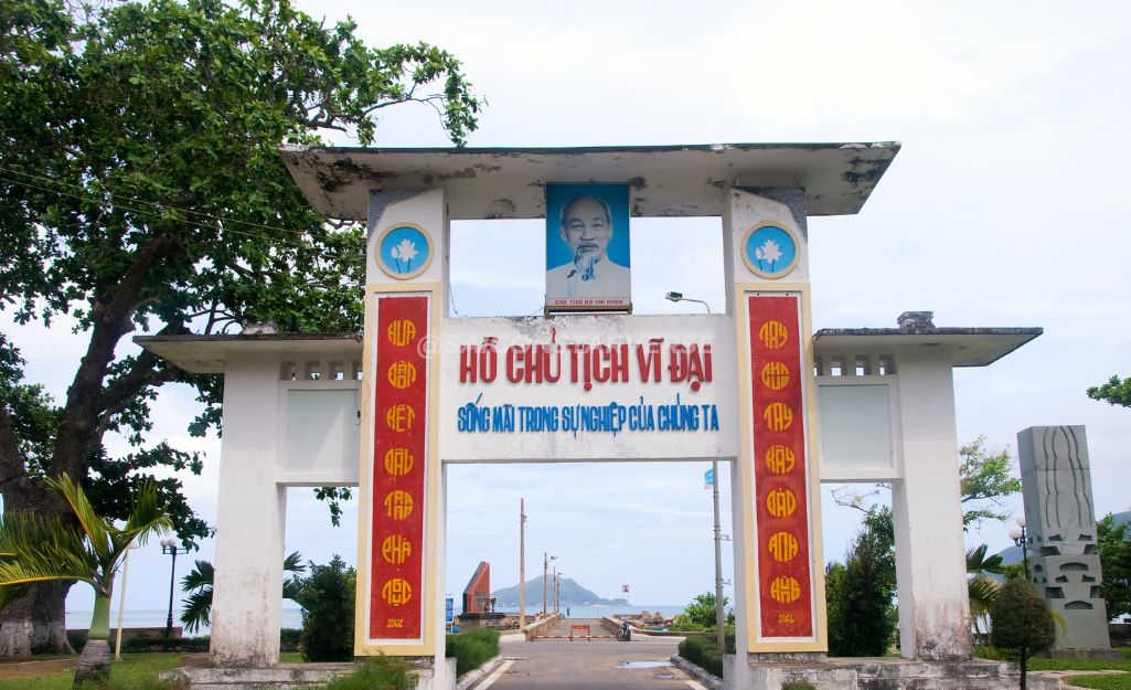 Côn Đảo (Bà Rịa – Vũng Tàu) – Du Lịch Tâm Linh và Nghỉ Dưỡng Sang Trọng, du lịch tháng 11