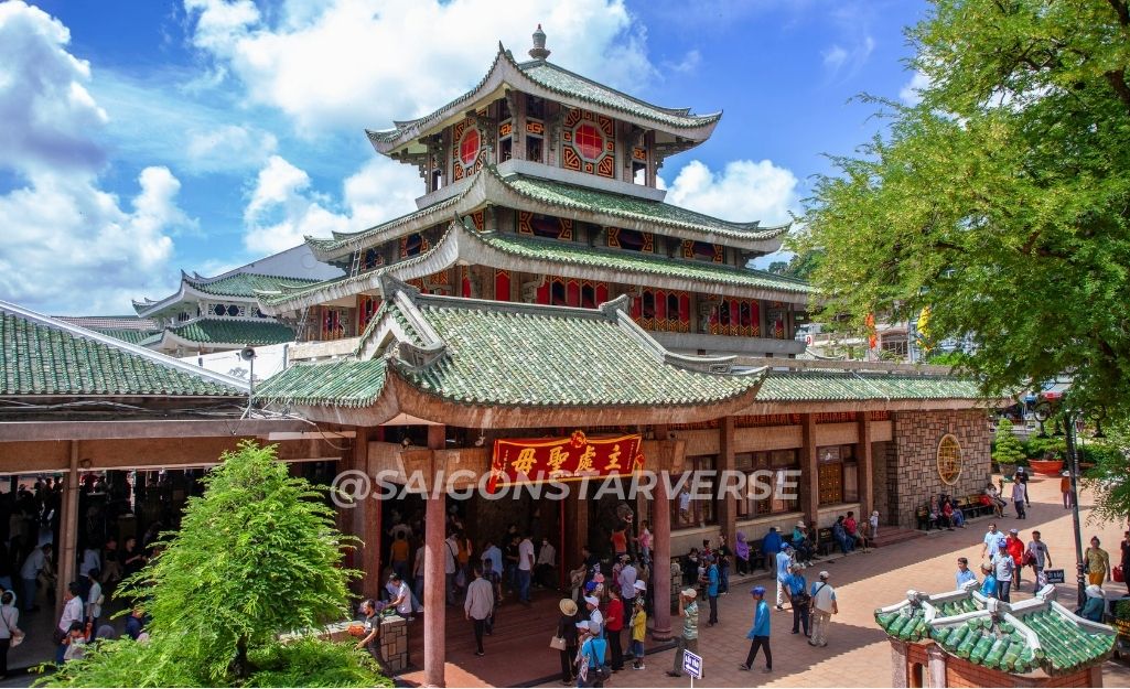 Miếu Bà Chúa Xứ Núi Sam (An Giang)